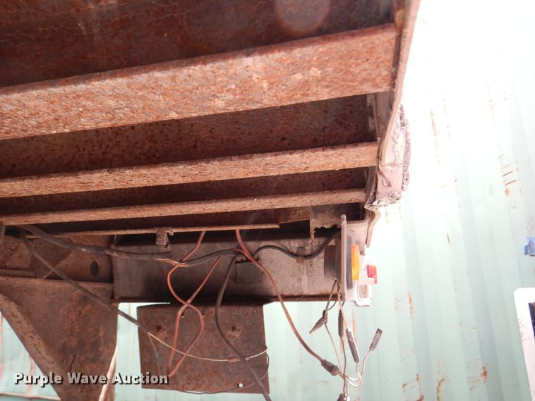 image for item DM6131 2003 Utility  refrigerated van trailer