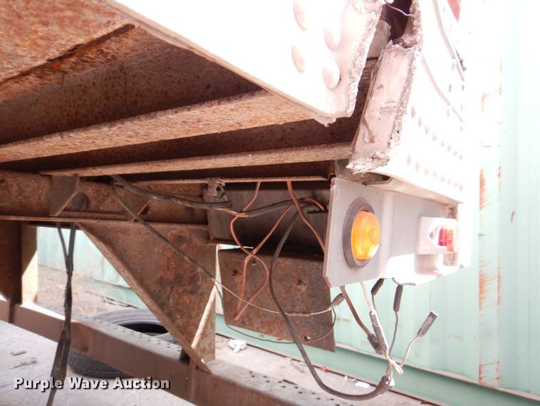 image for item DM6131 2003 Utility  refrigerated van trailer