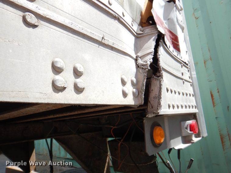 image for item DM6131 2003 Utility  refrigerated van trailer