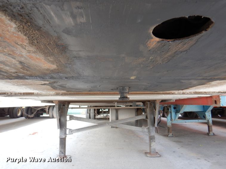 image for item DM6131 2003 Utility  refrigerated van trailer