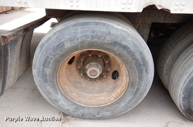 image for item DM6131 2003 Utility  refrigerated van trailer