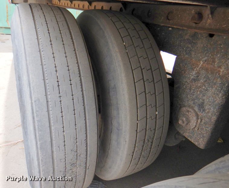 image for item DM6131 2003 Utility  refrigerated van trailer