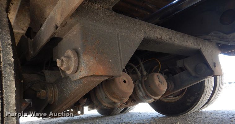 image for item DM7273 2008 Landoll 930C  drop deck equipment trailer