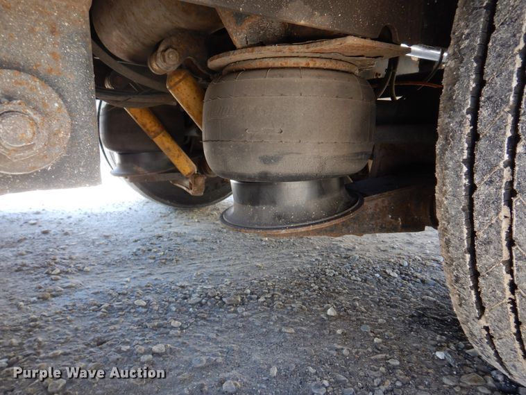 image for item DM7273 2008 Landoll 930C  drop deck equipment trailer