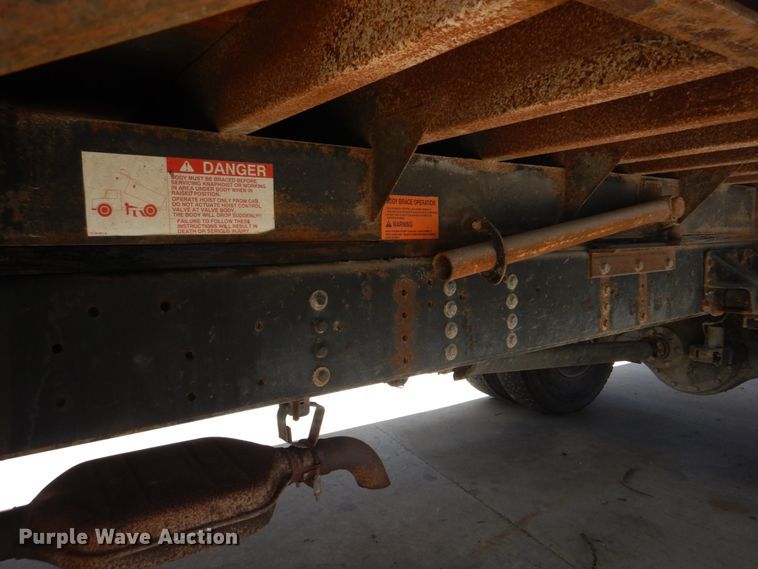 image for item DM7312 1998 Chevrolet C6500  flatbed truck