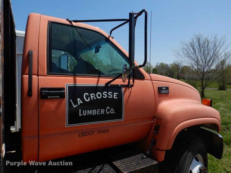 image for item DM7312 1998 Chevrolet C6500  flatbed truck