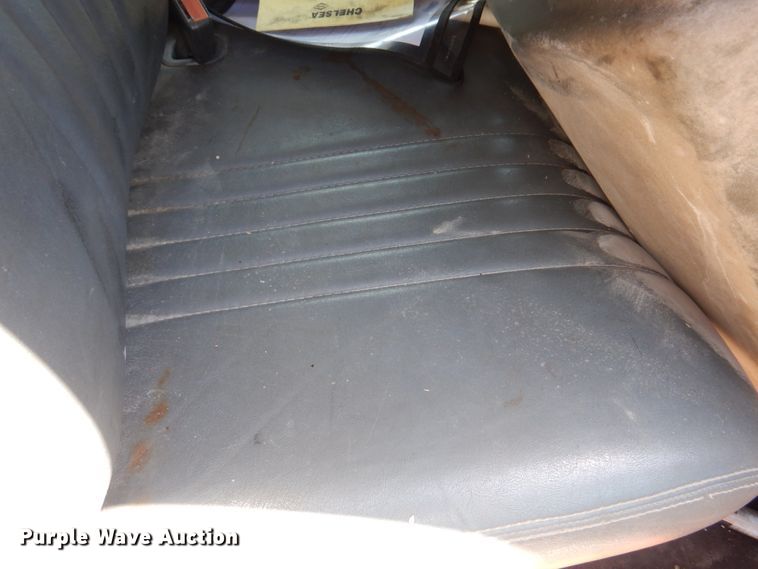 image for item DM7312 1998 Chevrolet C6500  flatbed truck