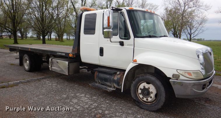image for item DM7314 2007 International 4300  rollback truck