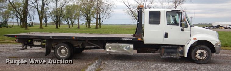 image for item DM7314 2007 International 4300  rollback truck