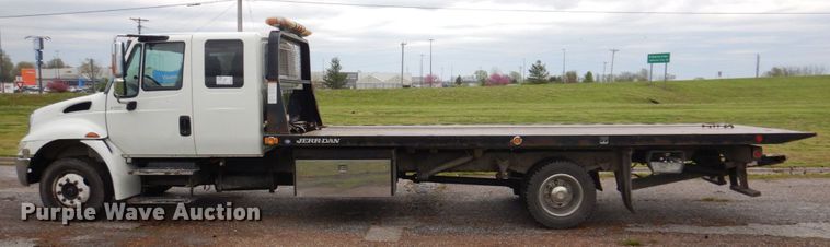 image for item DM7314 2007 International 4300  rollback truck