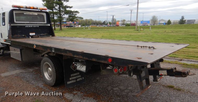 image for item DM7314 2007 International 4300  rollback truck