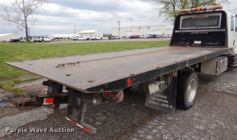 image for item DM7314 2007 International 4300  rollback truck