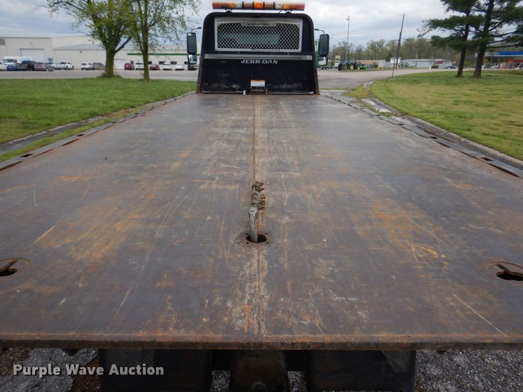 image for item DM7314 2007 International 4300  rollback truck