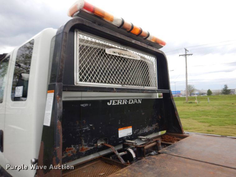 image for item DM7314 2007 International 4300  rollback truck