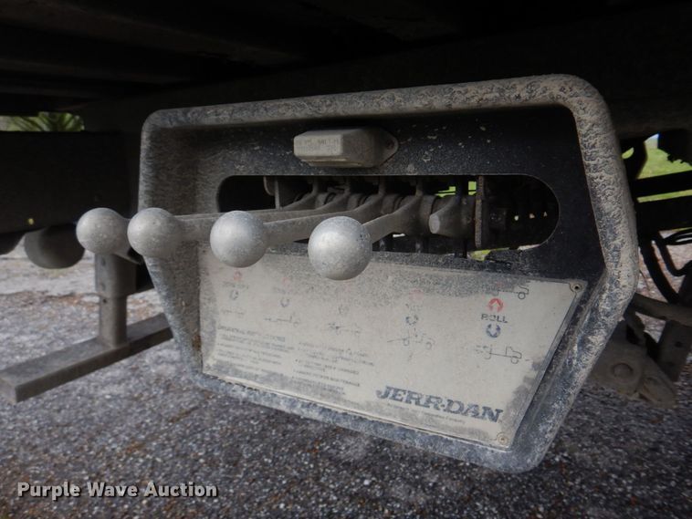 image for item DM7314 2007 International 4300  rollback truck