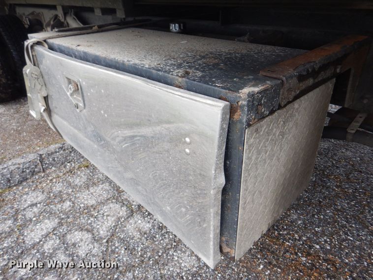 image for item DM7314 2007 International 4300  rollback truck