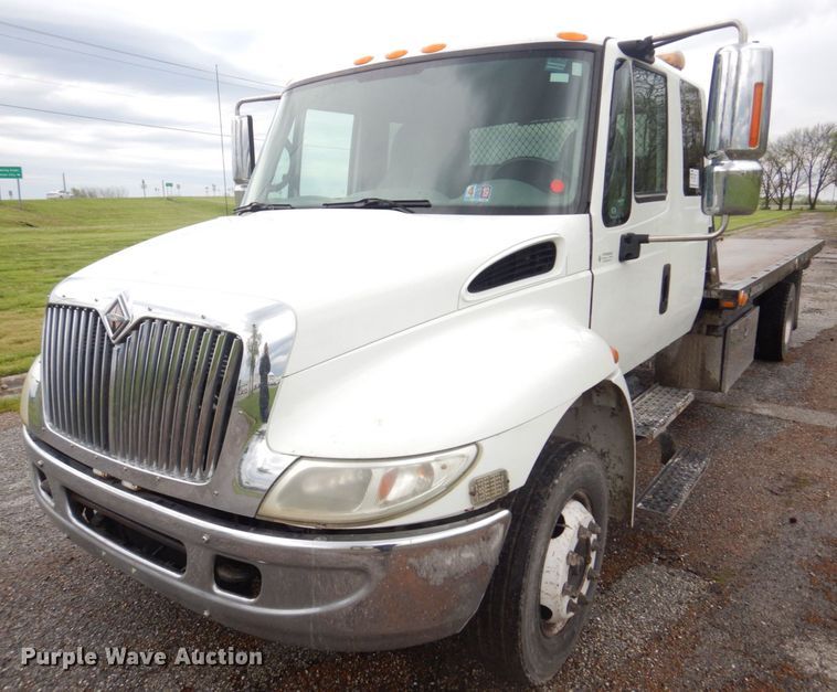 image for item DM7314 2007 International 4300  rollback truck