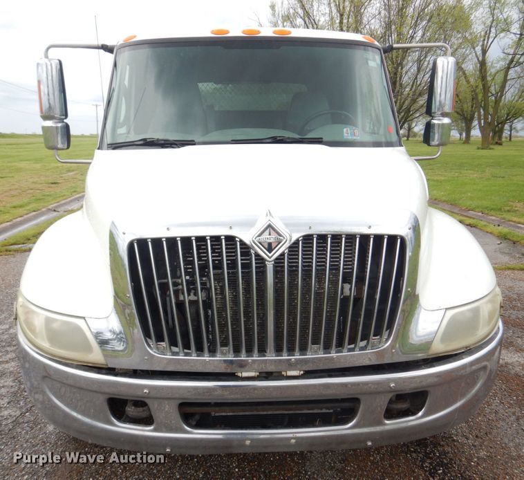 image for item DM7314 2007 International 4300  rollback truck