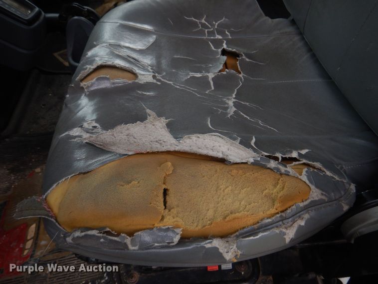 image for item DM7314 2007 International 4300  rollback truck