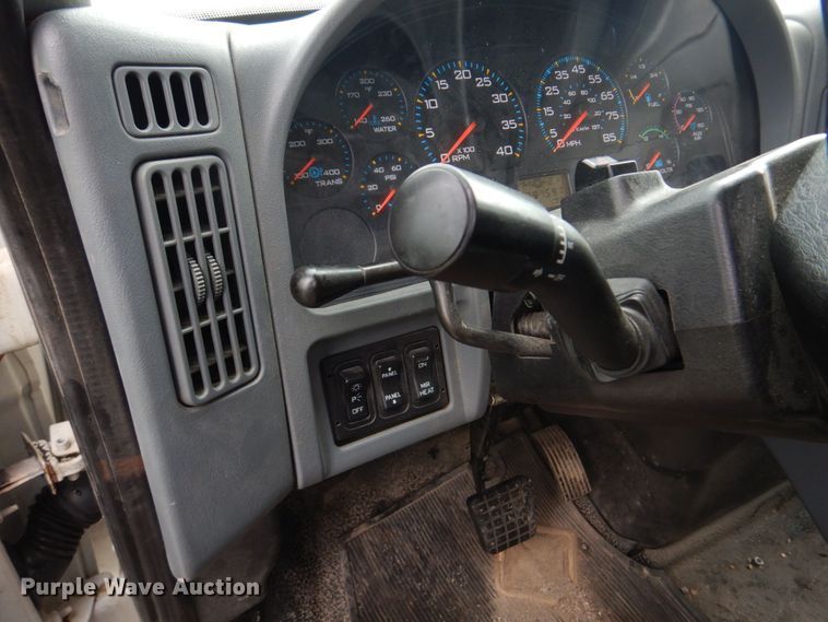 image for item DM7314 2007 International 4300  rollback truck