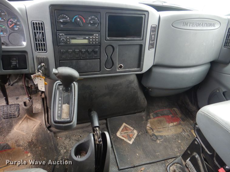 image for item DM7314 2007 International 4300  rollback truck