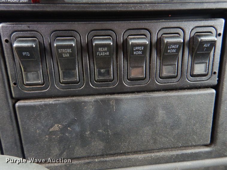 image for item DM7314 2007 International 4300  rollback truck