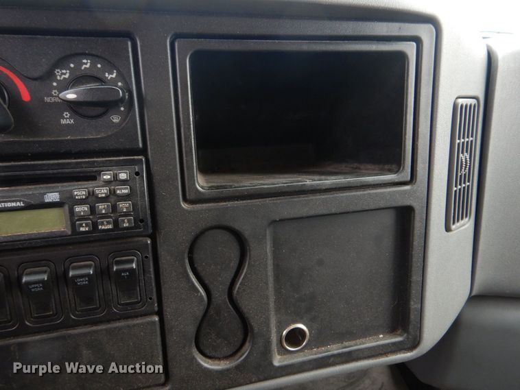 image for item DM7314 2007 International 4300  rollback truck