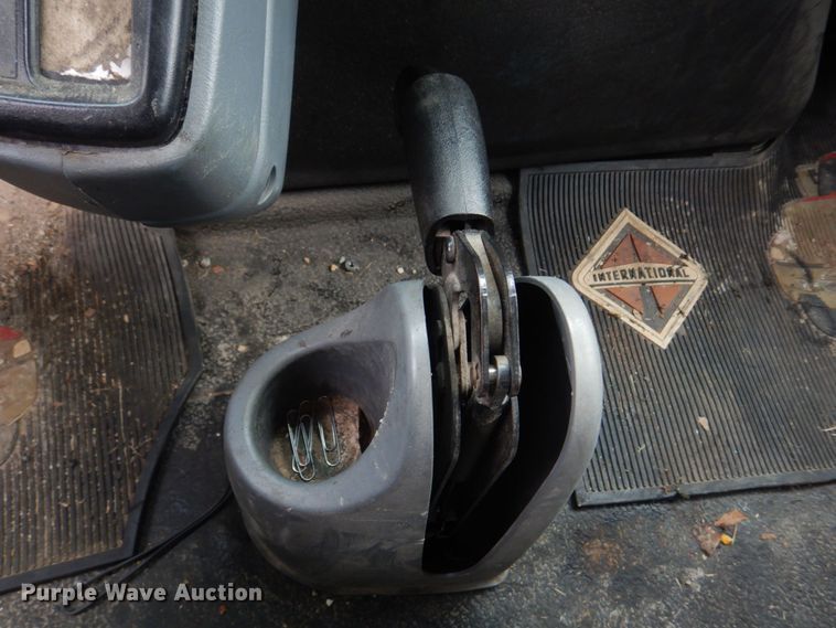 image for item DM7314 2007 International 4300  rollback truck