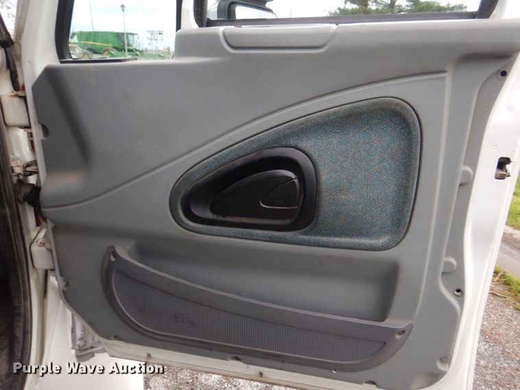 image for item DM7314 2007 International 4300  rollback truck