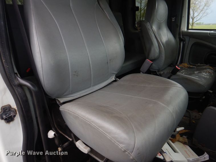 image for item DM7314 2007 International 4300  rollback truck