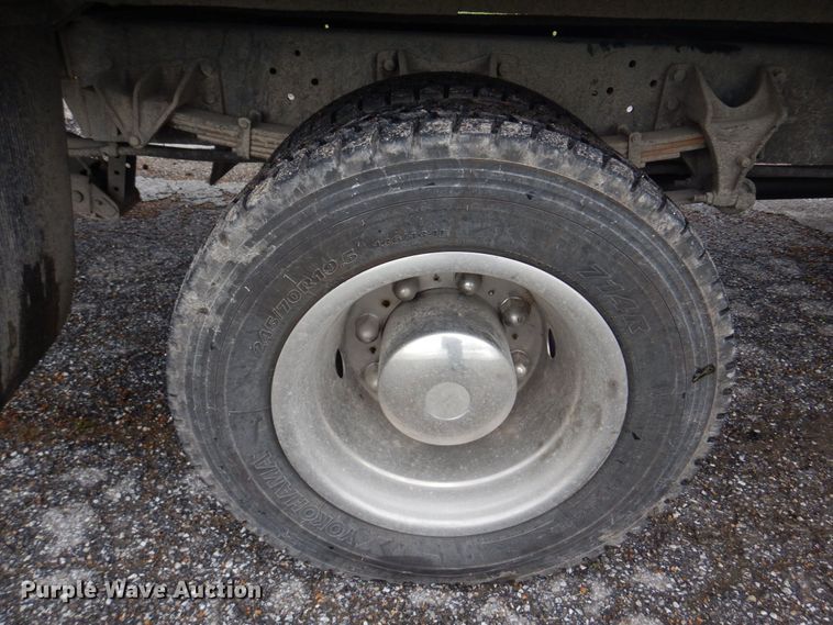 image for item DM7314 2007 International 4300  rollback truck