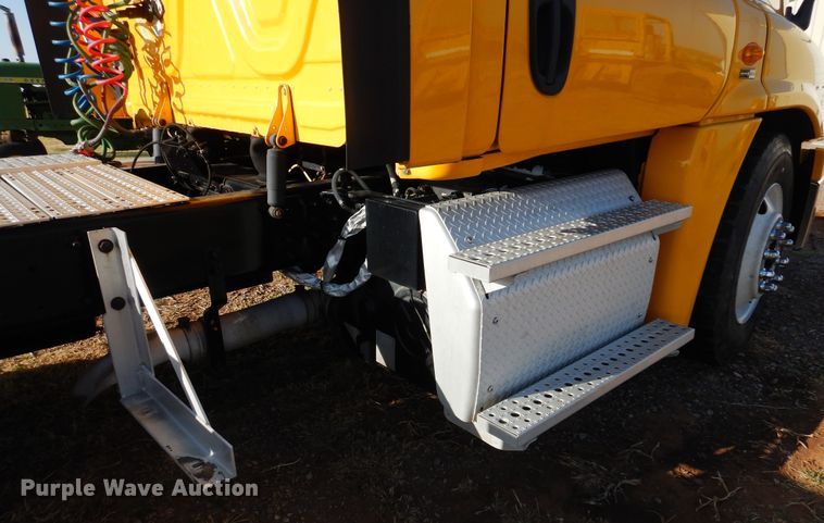 image for item DN0288 2012 Freightliner Cascadia 125  semi truck