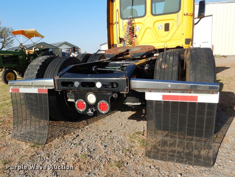 image for item DN0288 2012 Freightliner Cascadia 125  semi truck