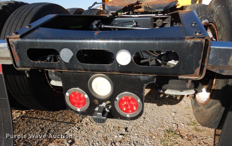 image for item DN0288 2012 Freightliner Cascadia 125  semi truck