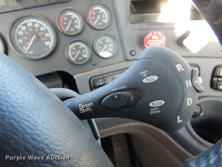 image for item DN0288 2012 Freightliner Cascadia 125  semi truck