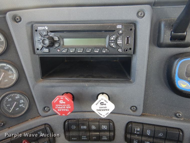 image for item DN0288 2012 Freightliner Cascadia 125  semi truck