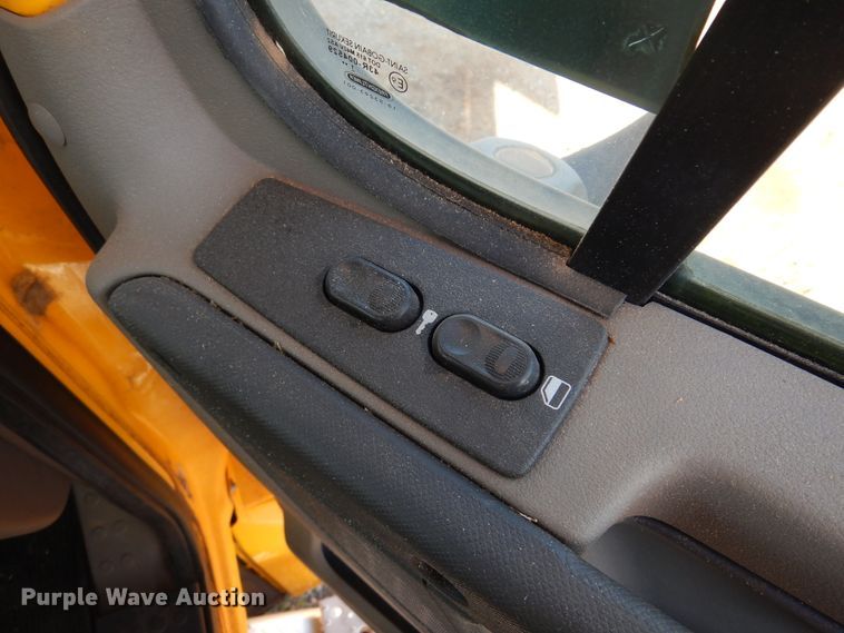 image for item DN0288 2012 Freightliner Cascadia 125  semi truck