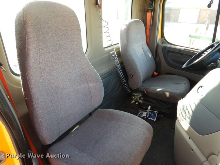 image for item DN0288 2012 Freightliner Cascadia 125  semi truck