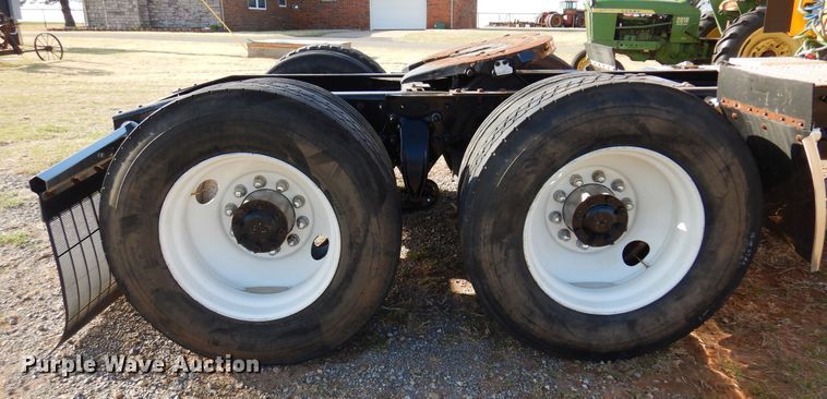 image for item DN0288 2012 Freightliner Cascadia 125  semi truck