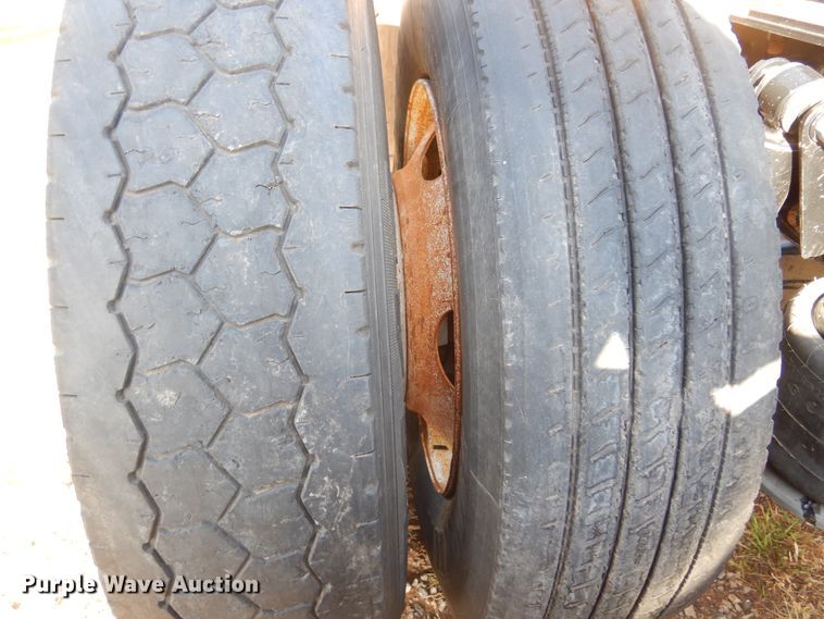 image for item DN0288 2012 Freightliner Cascadia 125  semi truck