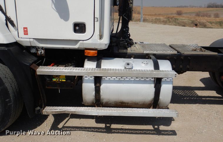 image for item DN7312 1997 Mack CH613  semi truck