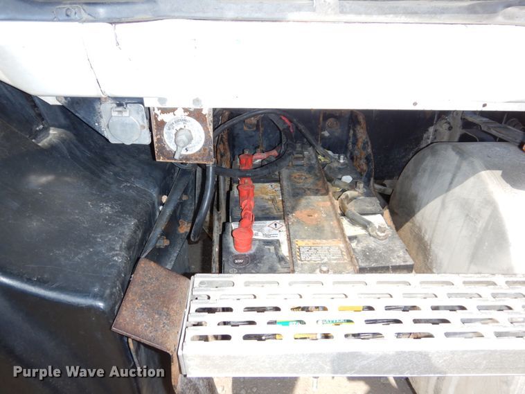 image for item DN7312 1997 Mack CH613  semi truck