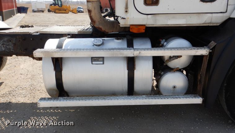 image for item DN7312 1997 Mack CH613  semi truck