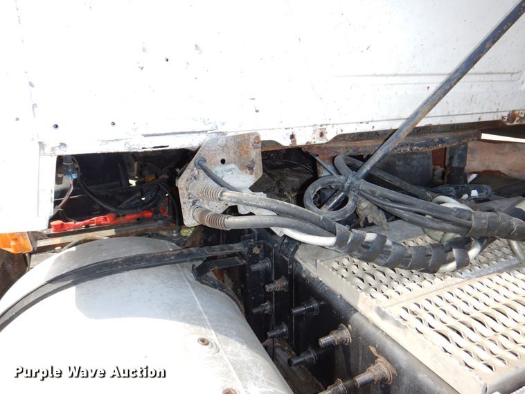 image for item DN7312 1997 Mack CH613  semi truck