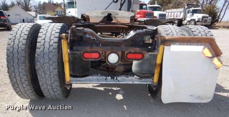 image for item DN7312 1997 Mack CH613  semi truck