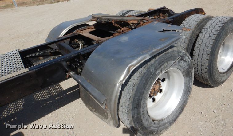 image for item DN7312 1997 Mack CH613  semi truck