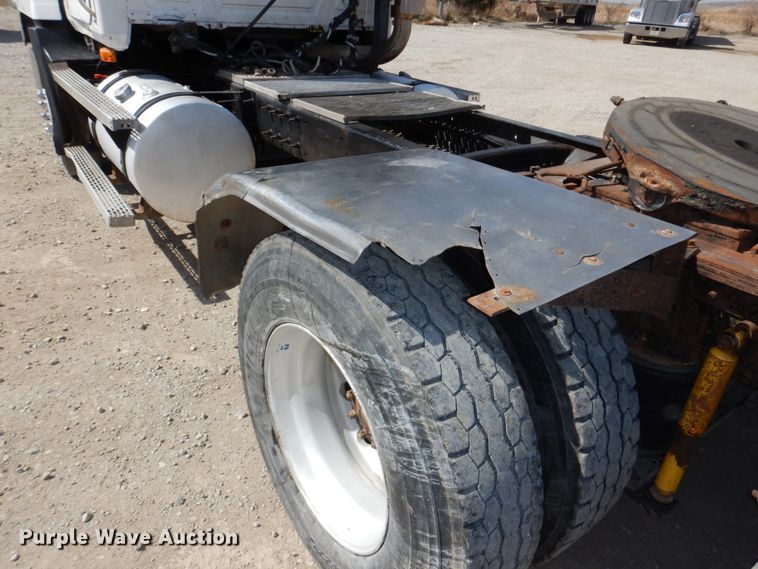 image for item DN7312 1997 Mack CH613  semi truck