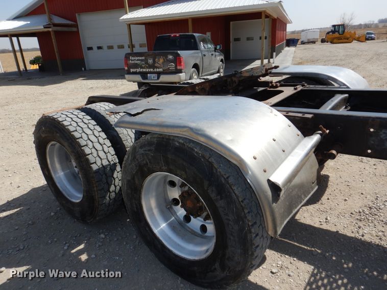 image for item DN7312 1997 Mack CH613  semi truck