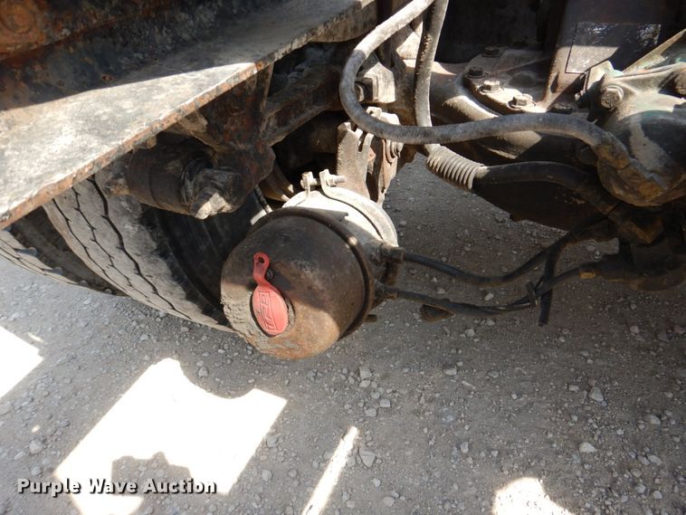 image for item DN7312 1997 Mack CH613  semi truck