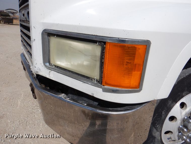 image for item DN7312 1997 Mack CH613  semi truck